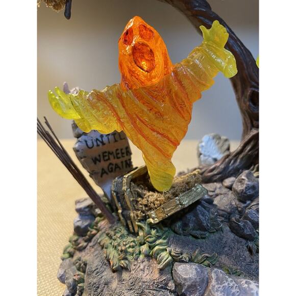 Dept 56 Halloween Village Ghost Shaking Graveyard Light up motion In Box - Picture 4 of 10